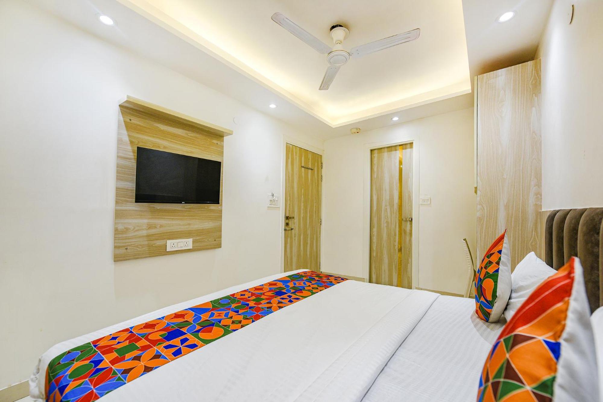 Fabhotel Luxury Inn Near Adarsh Nagar Metro Delhi  Exterior foto