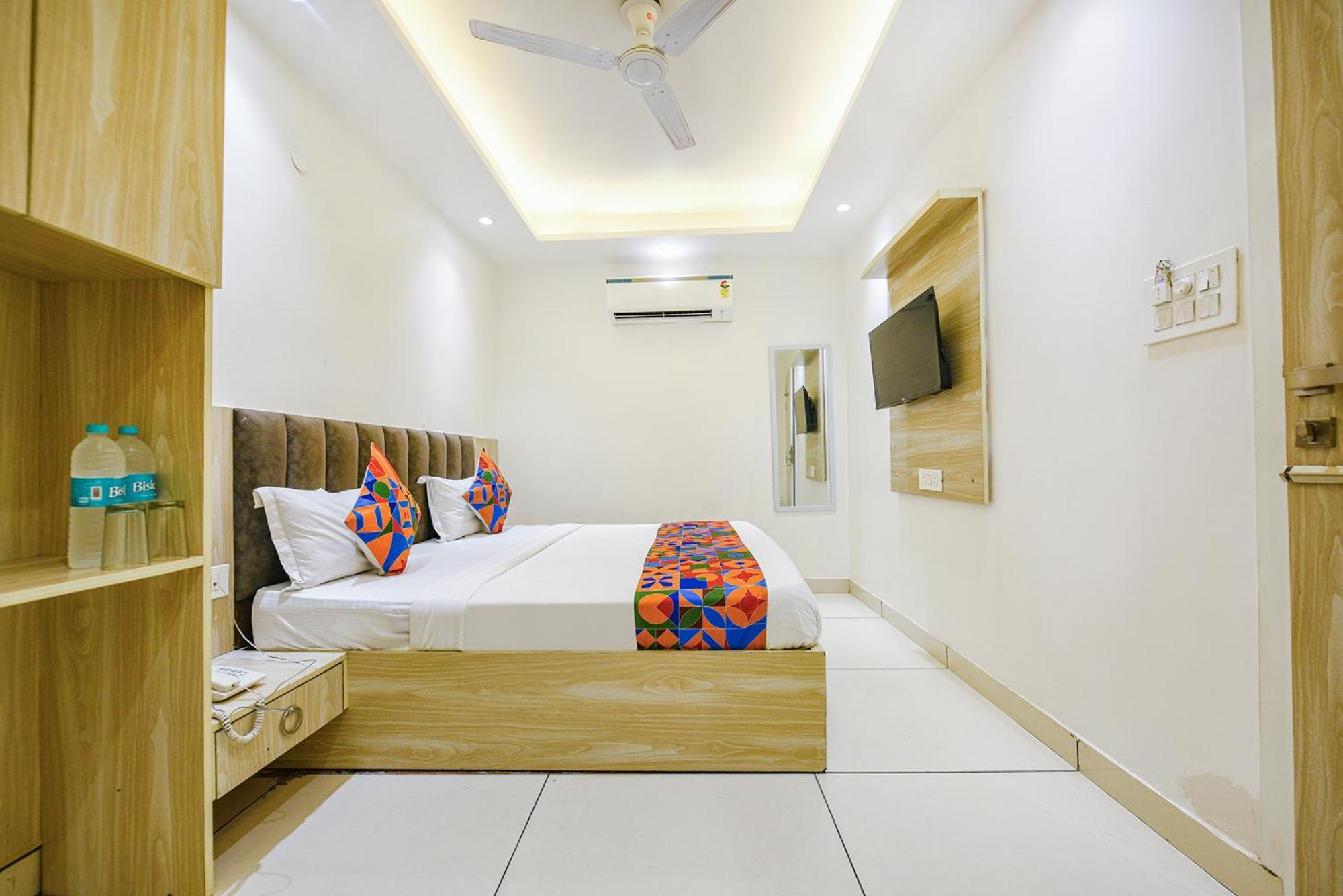 Fabhotel Luxury Inn Near Adarsh Nagar Metro Delhi  Exterior foto