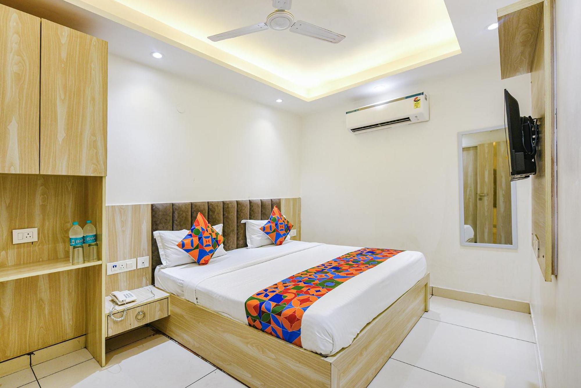 Fabhotel Luxury Inn Near Adarsh Nagar Metro Delhi  Exterior foto