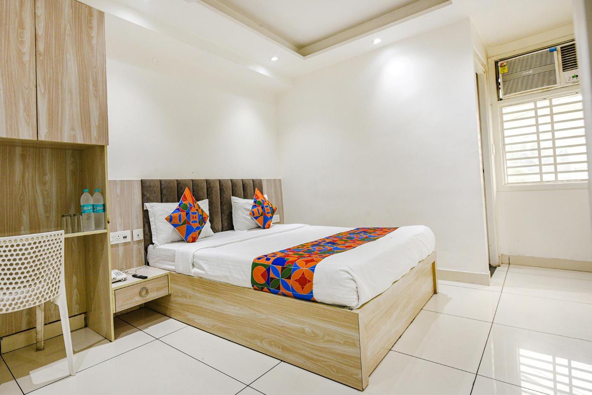 Fabhotel Luxury Inn Near Adarsh Nagar Metro Delhi  Exterior foto
