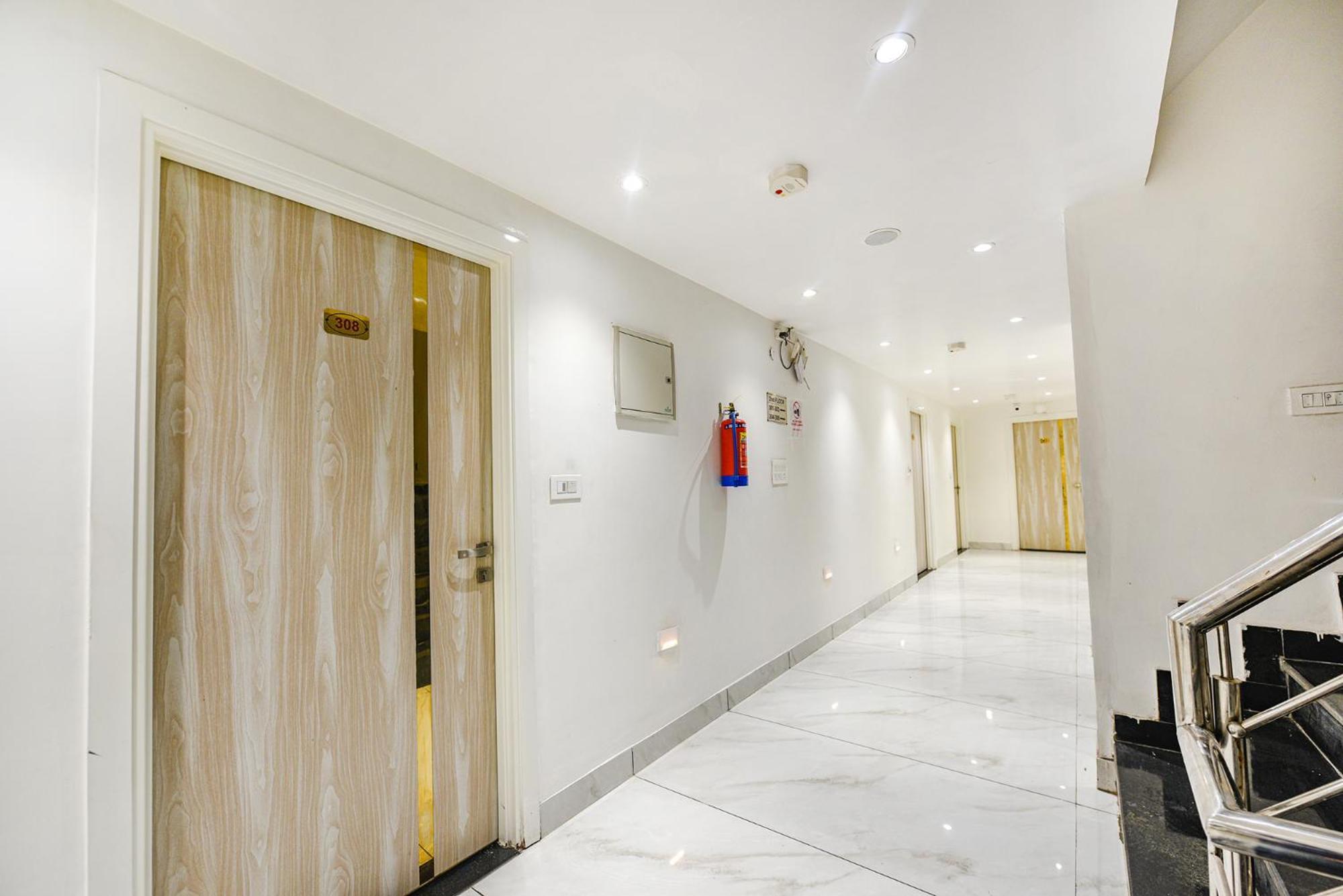 Fabhotel Luxury Inn Near Adarsh Nagar Metro Delhi  Exterior foto