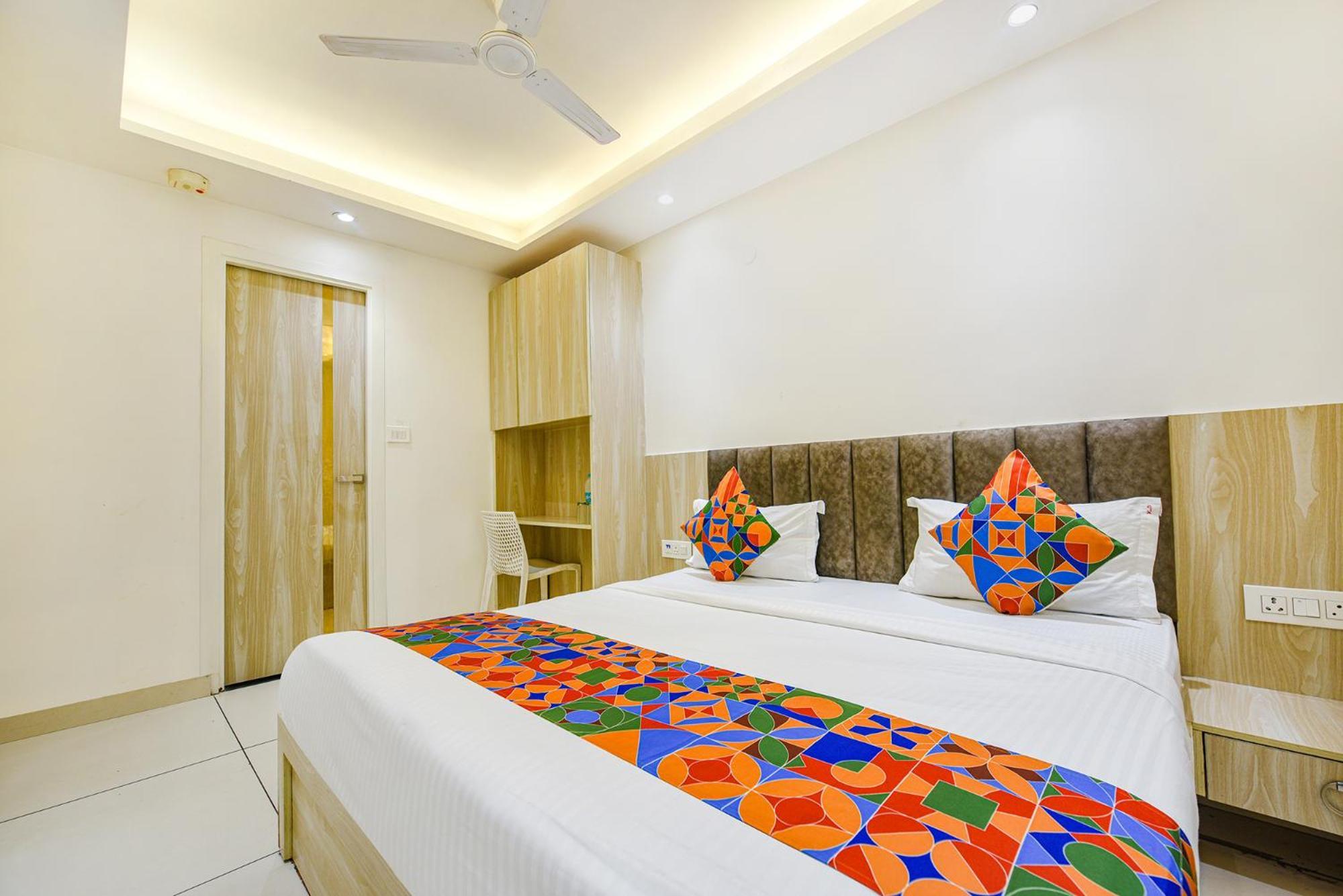 Fabhotel Luxury Inn Near Adarsh Nagar Metro Delhi  Exterior foto