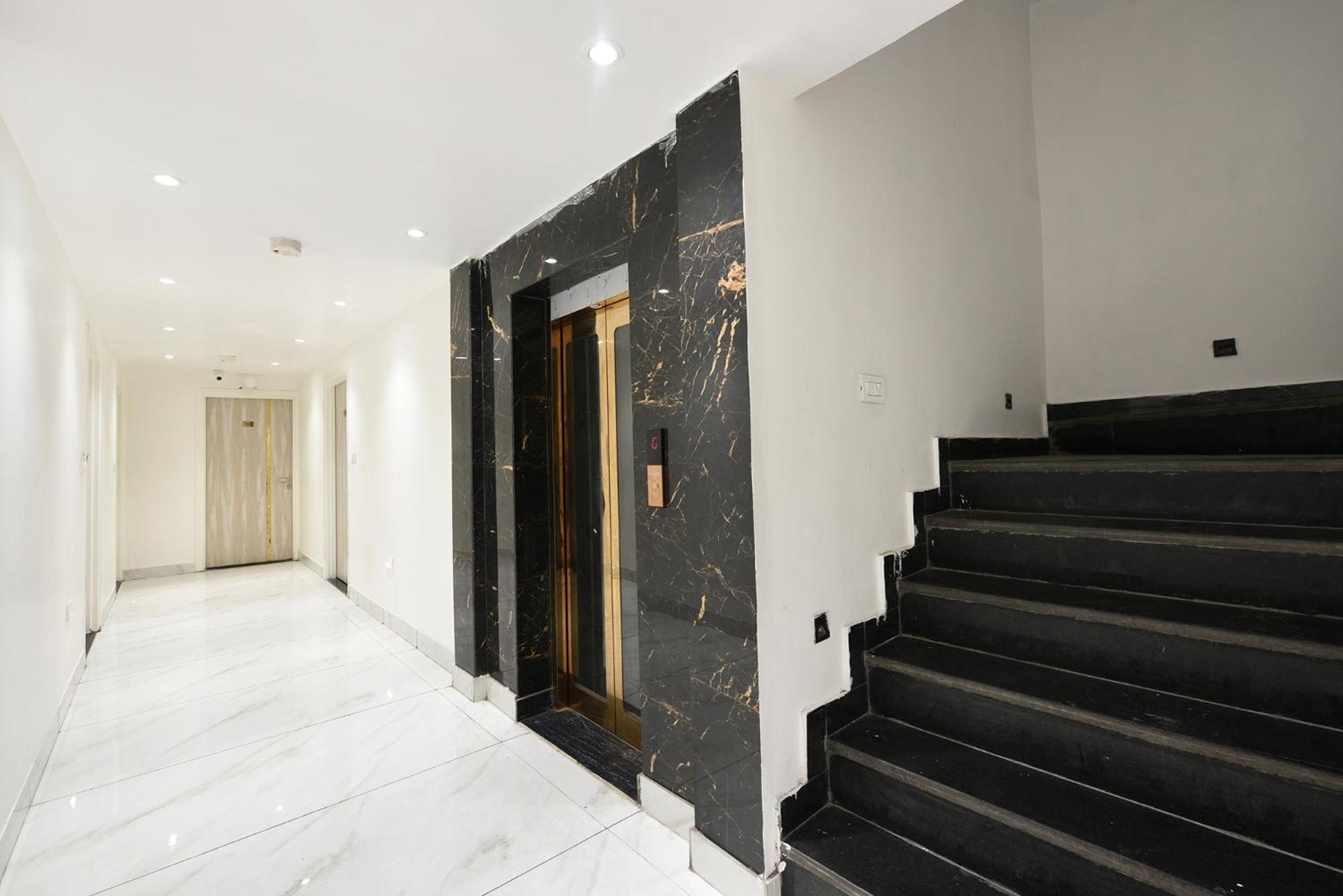 Fabhotel Luxury Inn Near Adarsh Nagar Metro Delhi  Exterior foto