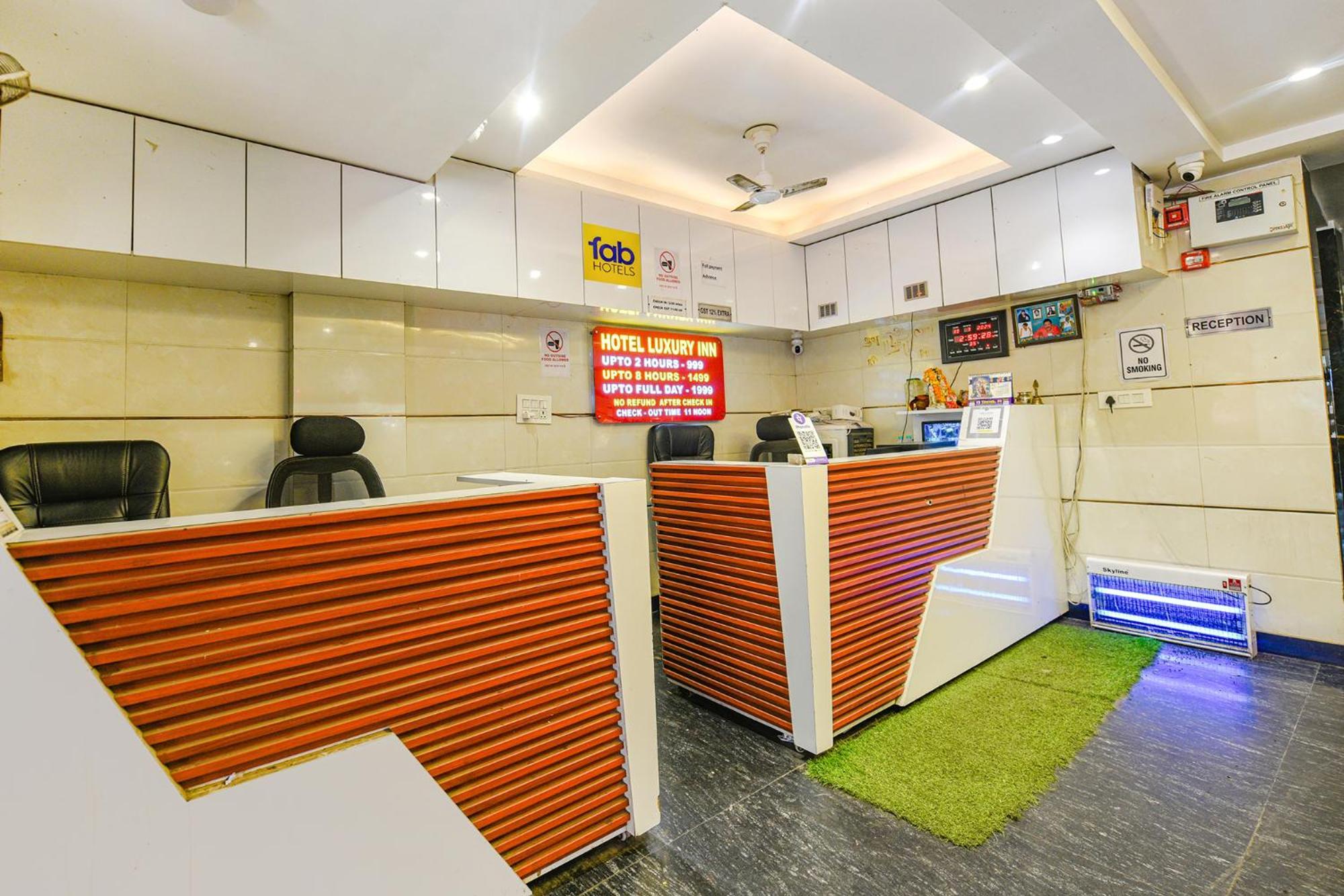 Fabhotel Luxury Inn Near Adarsh Nagar Metro Delhi  Exterior foto